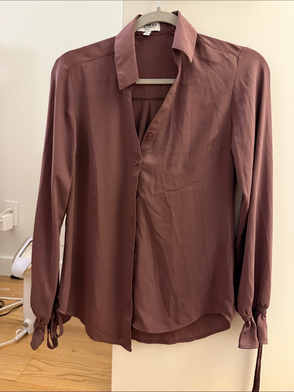 Express Dusty Rose Satin Button-Front Blouse Slim Fit Size XS